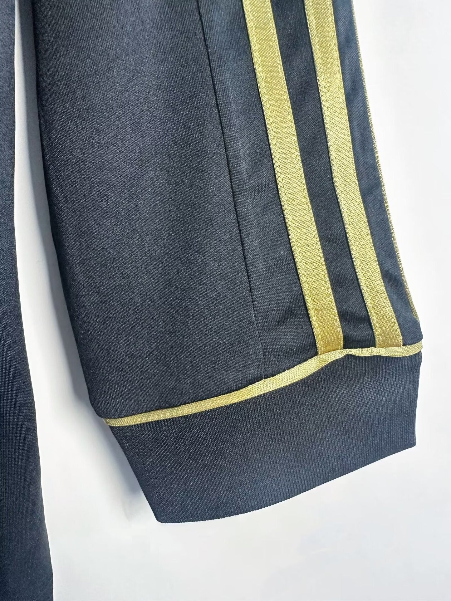 Retro Long Sleeve Real Madrid Adidas Away - 2011/12