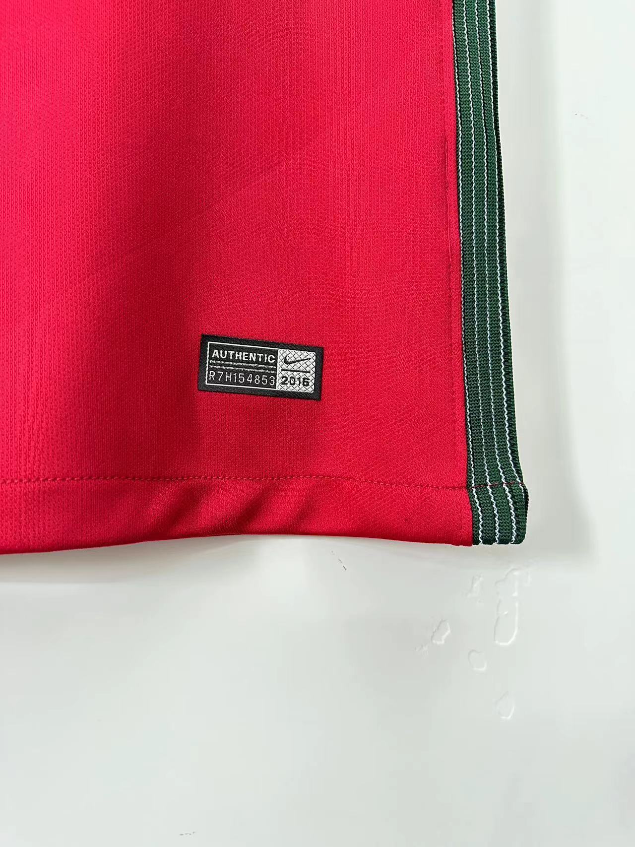 Man's Retro Long Sleeve Portugal National Team - 2016