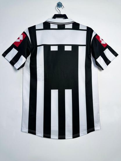Camiseta retro de la Juventus para hombre - Temporada 2001/02