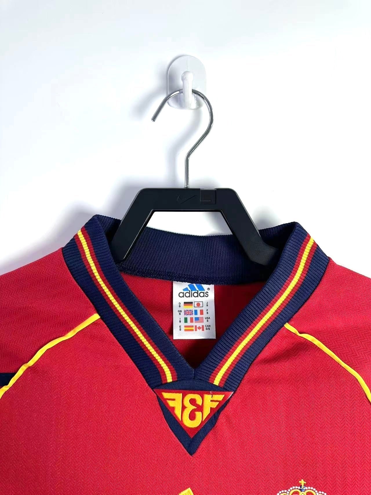 Man's Retro Jersey Spain National Team - 1998