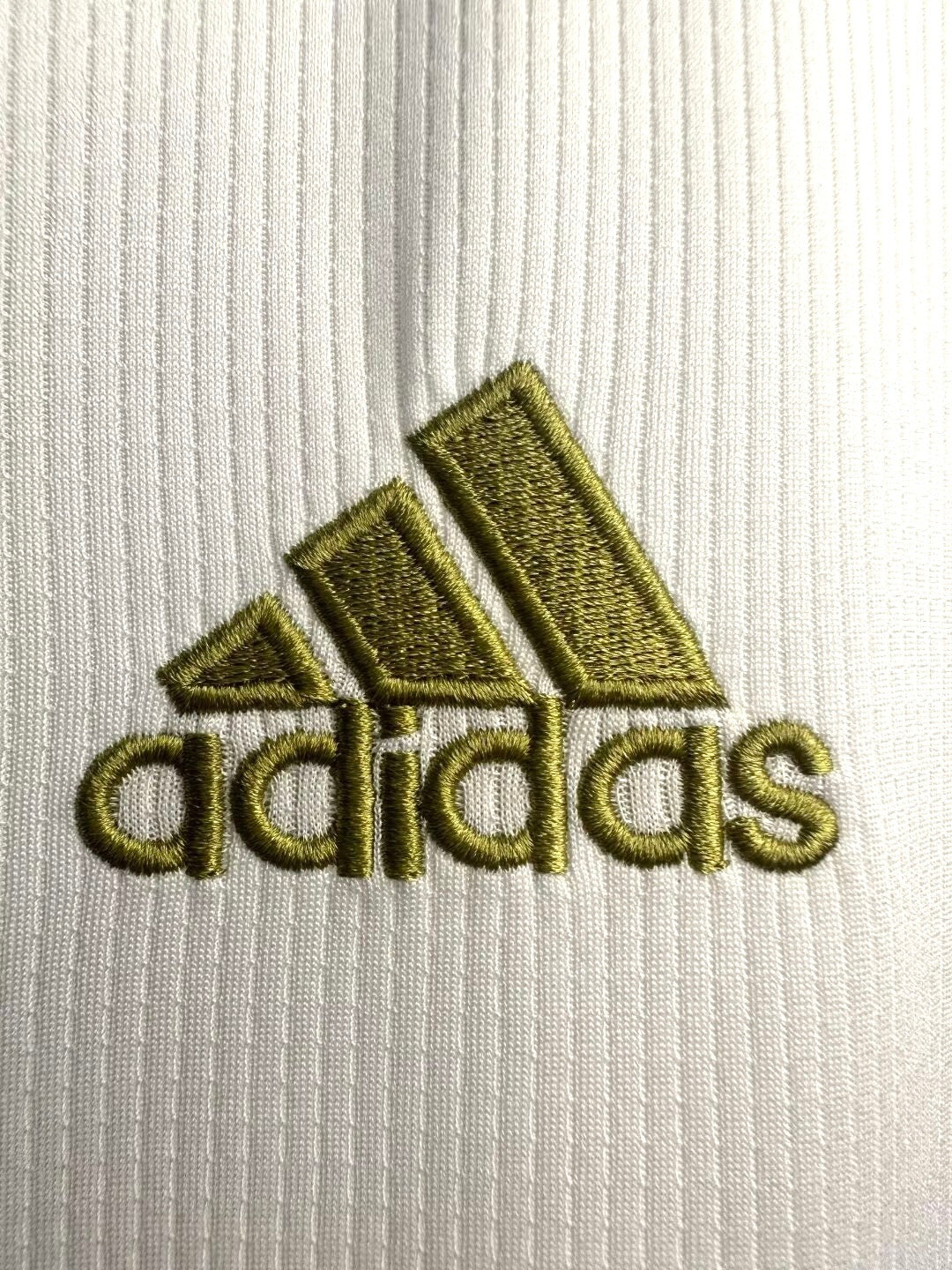 Camiseta retro de hombre del Real Madrid - 2019/2020