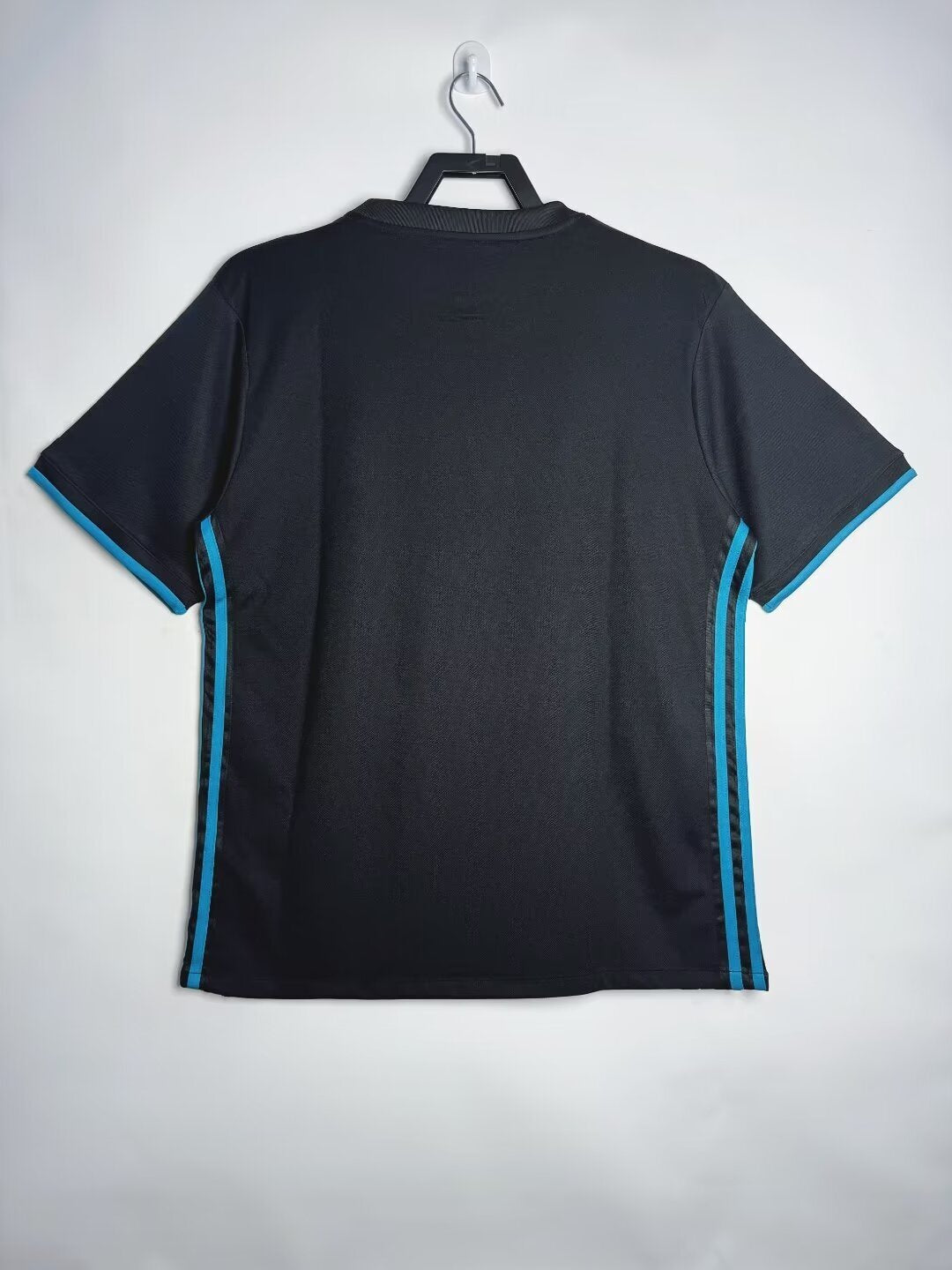 Camiseta retro de hombre del Real Madrid de visitante - 2017/2018