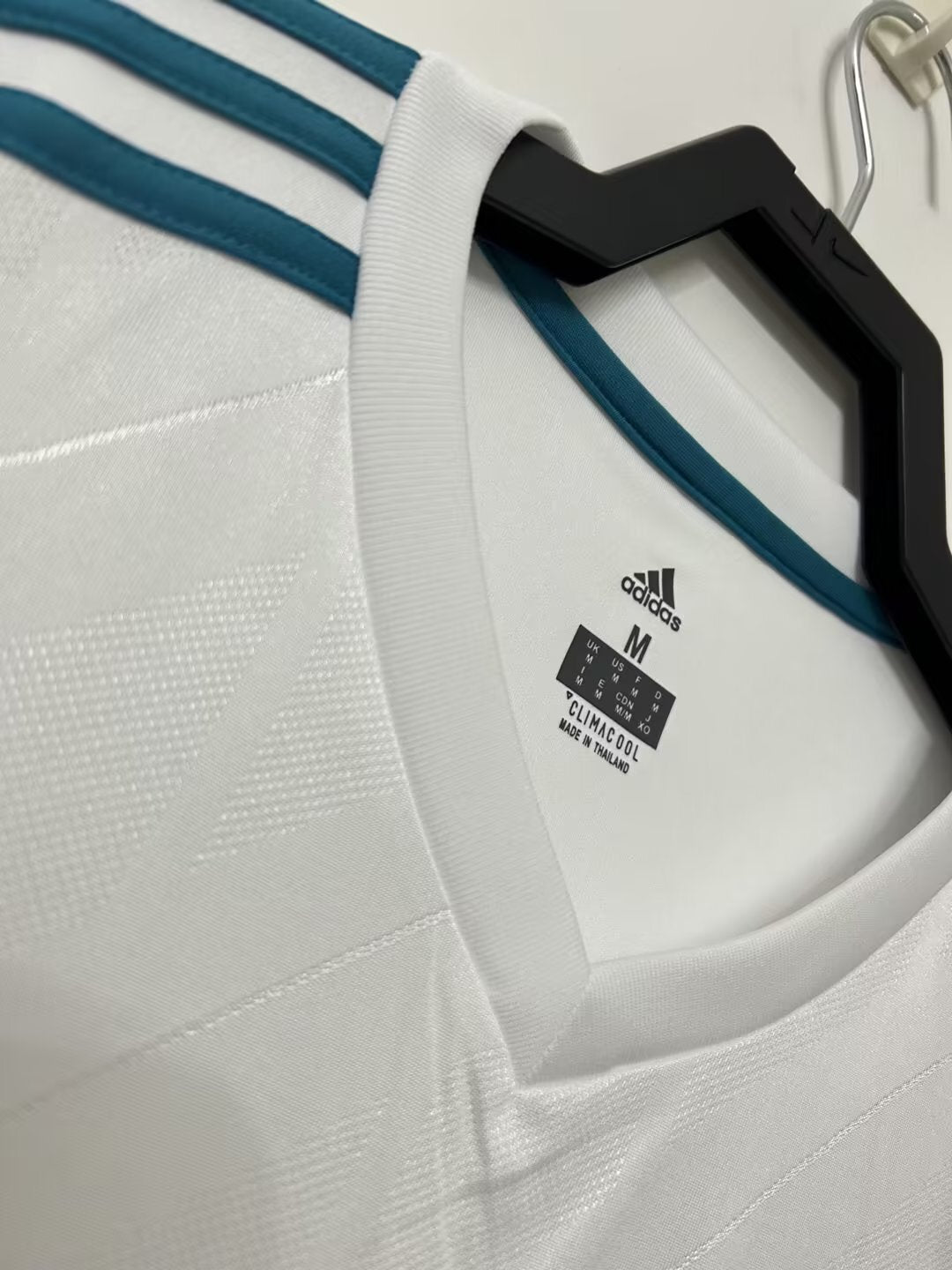 Camiseta Retro de Hombre Real Madrid - Temporada 2017/18