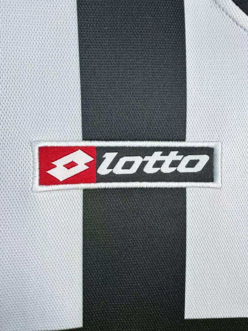 Camiseta retro de la Juventus para hombre - Temporada 2001/02
