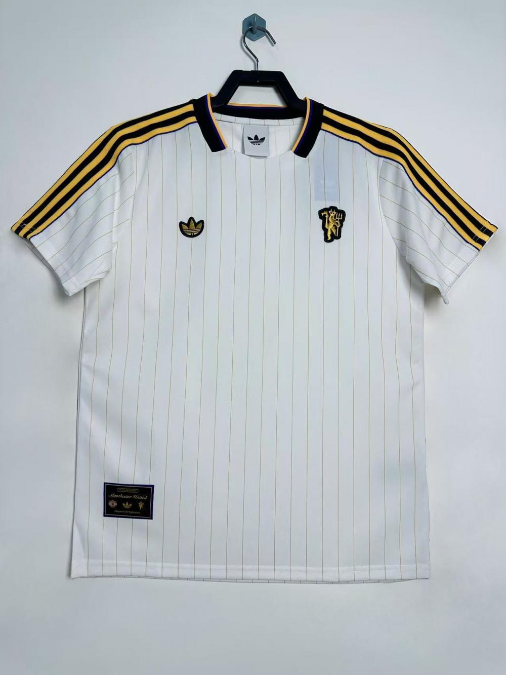 Man's Retro Jersey Manchester United Team Cultural Jersey White and Yellow - 2025/26