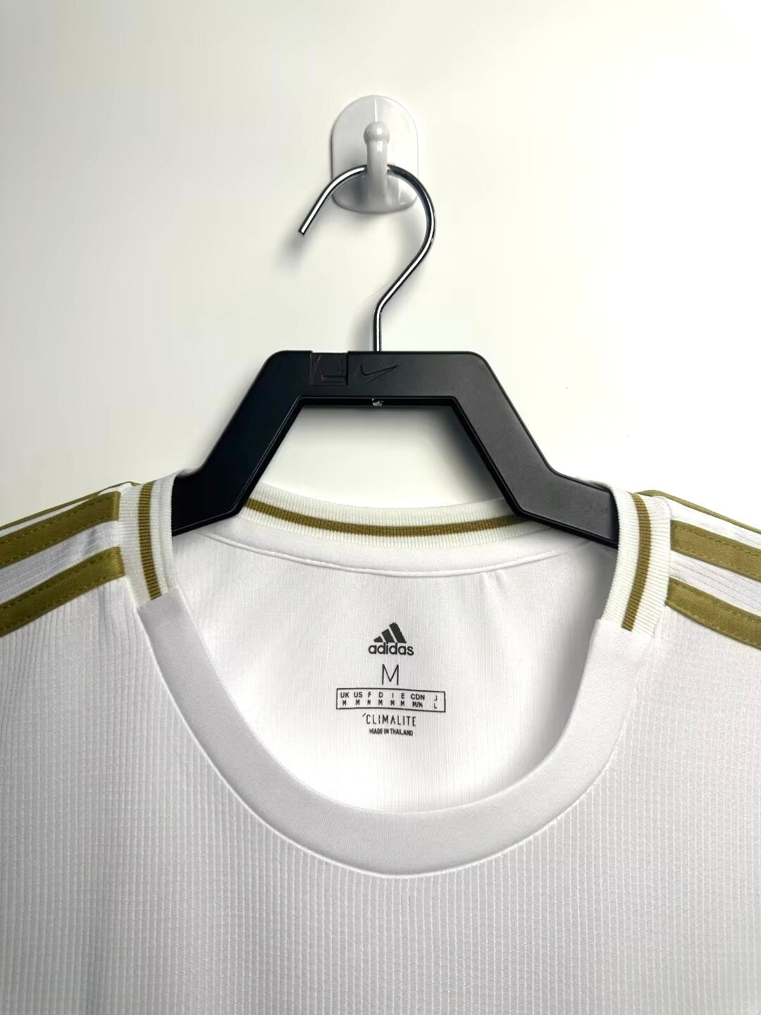 Camiseta retro de hombre del Real Madrid - 2019/2020
