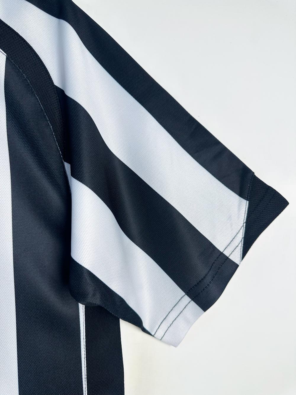 Maillot Rétro Homme Juventus Domicile - 2005/06