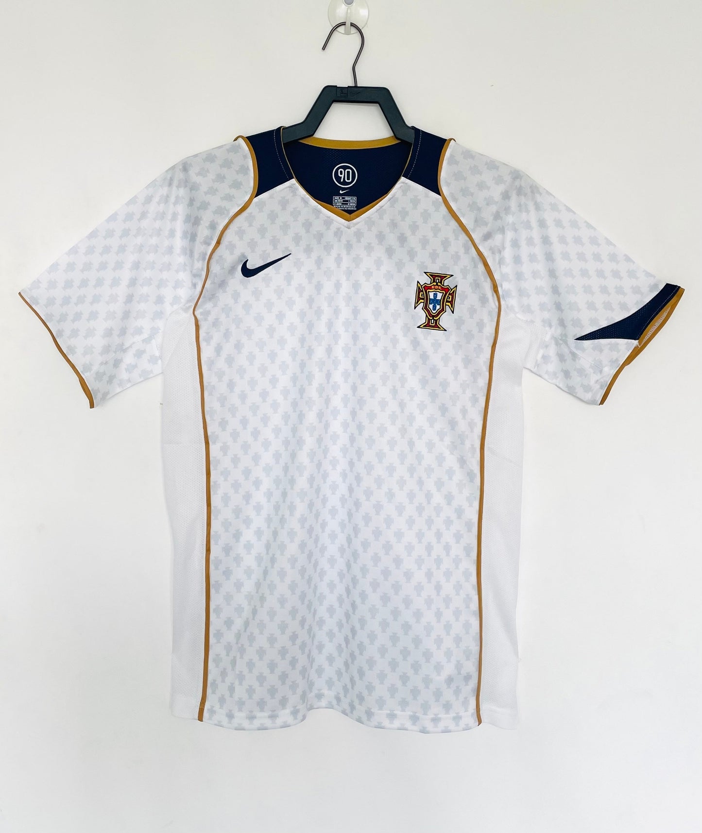 Man's Retro Jersey Portugal National Team Away - 2004
