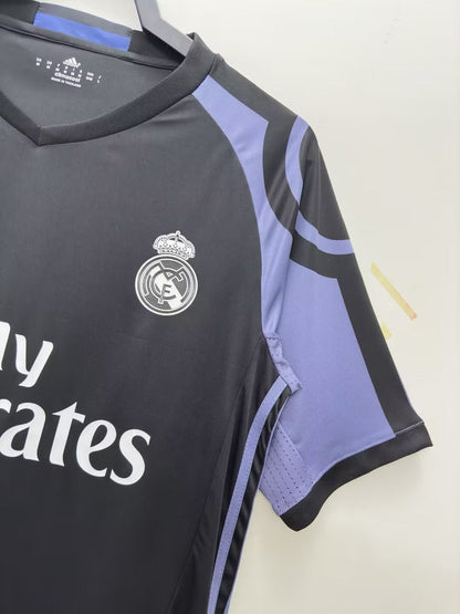 Camiseta Retro de Hombre Real Madrid - Temporada 2016/17