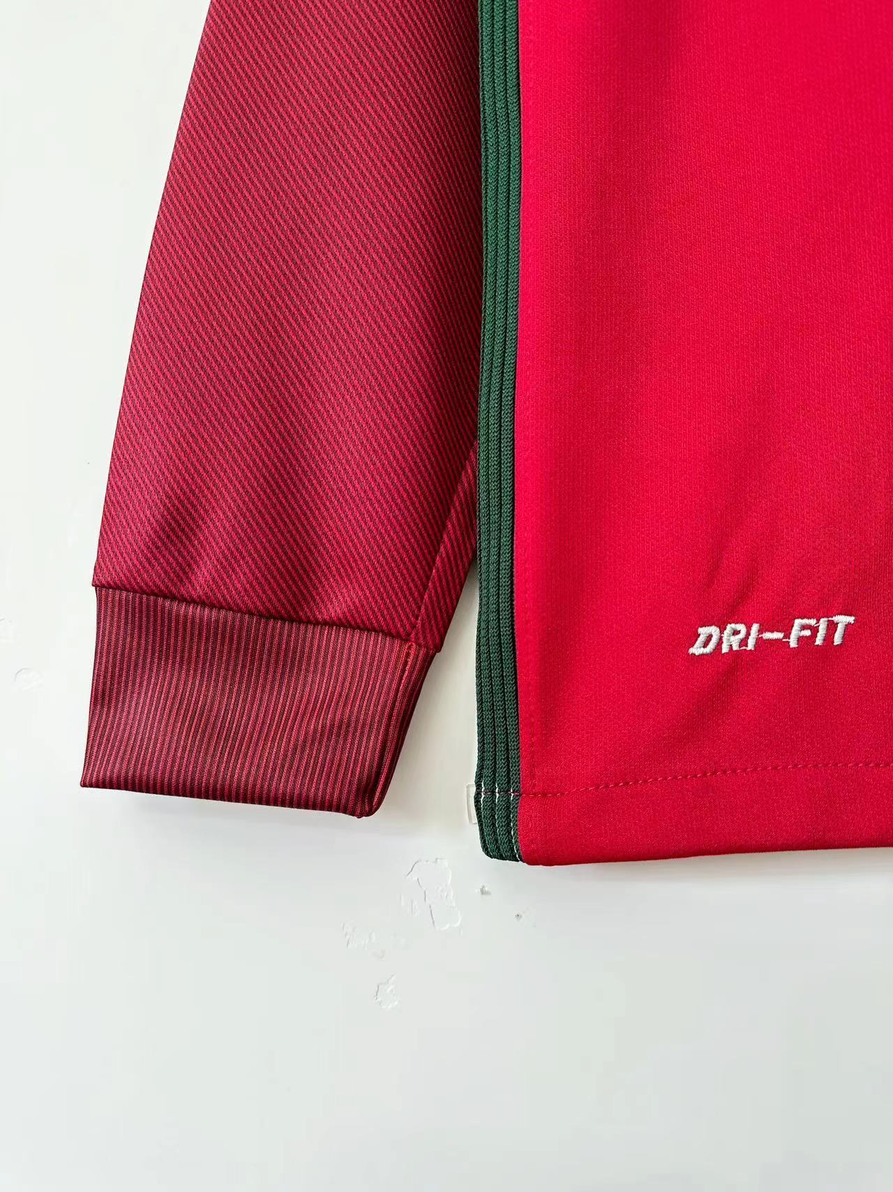 Man's Retro Long Sleeve Portugal National Team - 2016