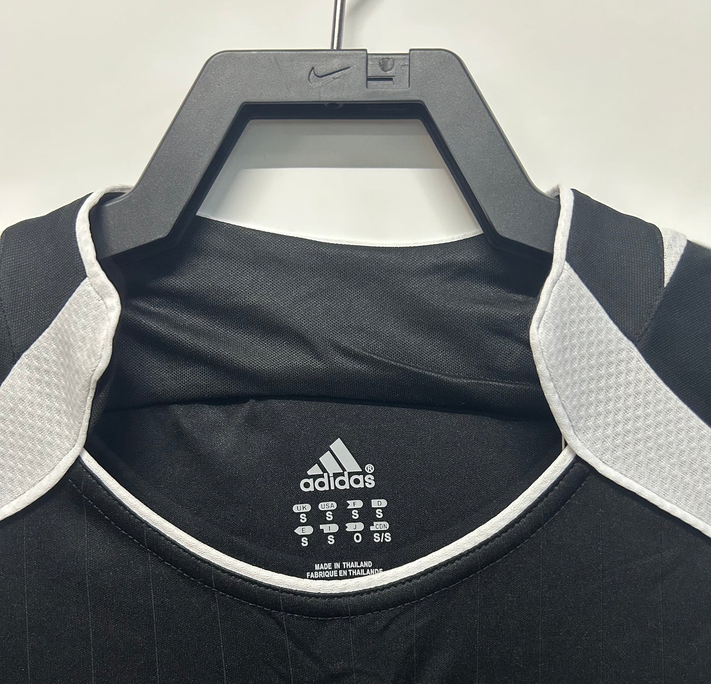 Camiseta Retro de Hombre del Real Madrid - 2006/2007