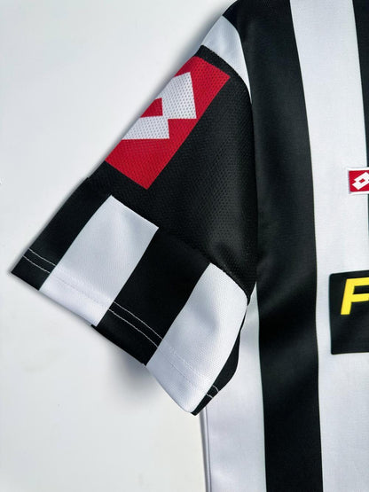 Camiseta retro de la Juventus para hombre - Temporada 2001/02
