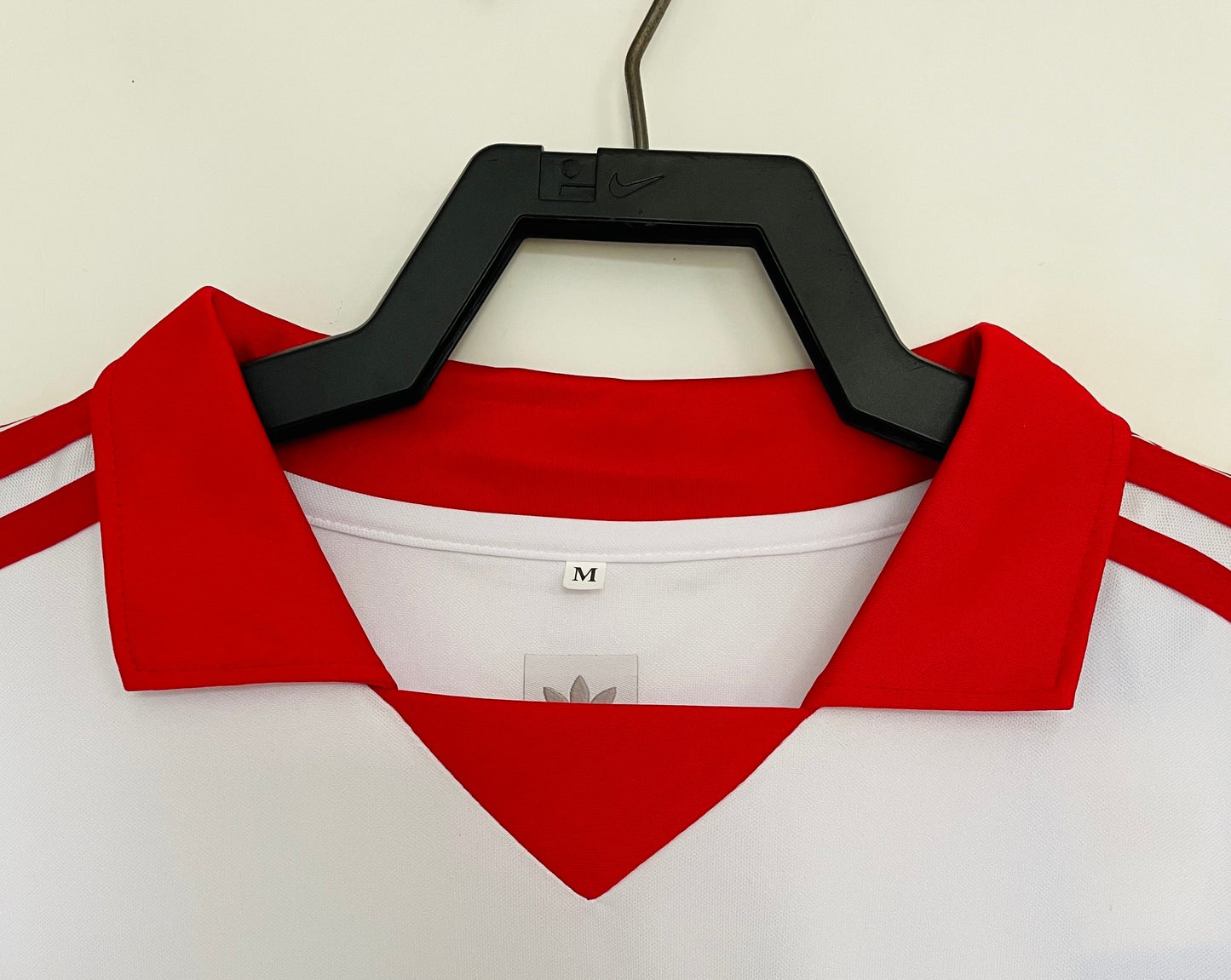 Man's Retro Jersey Hamburger SV Team Home - 1980/81