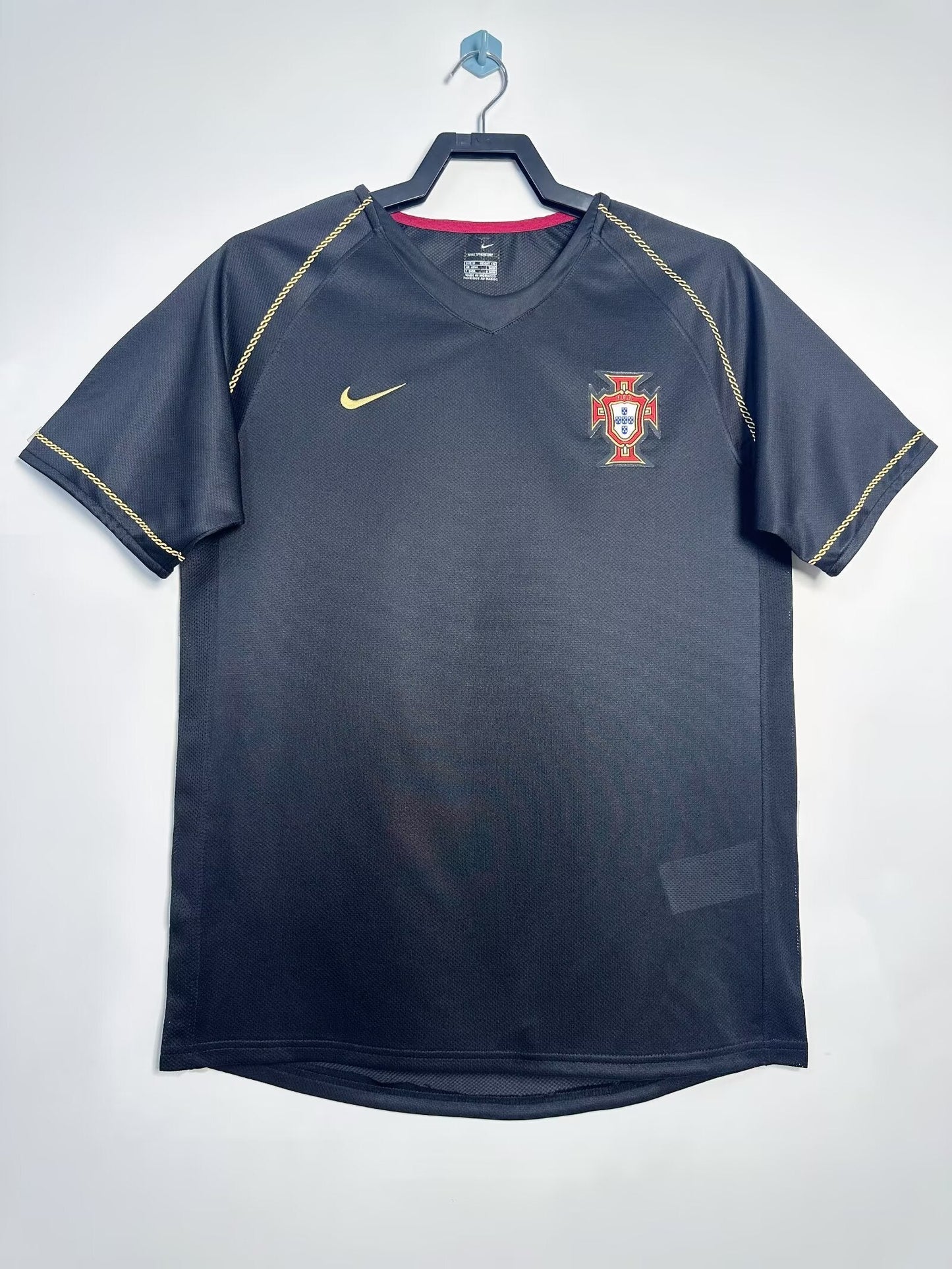 Man's Retro Jersey Portugal National Team Away - 2006