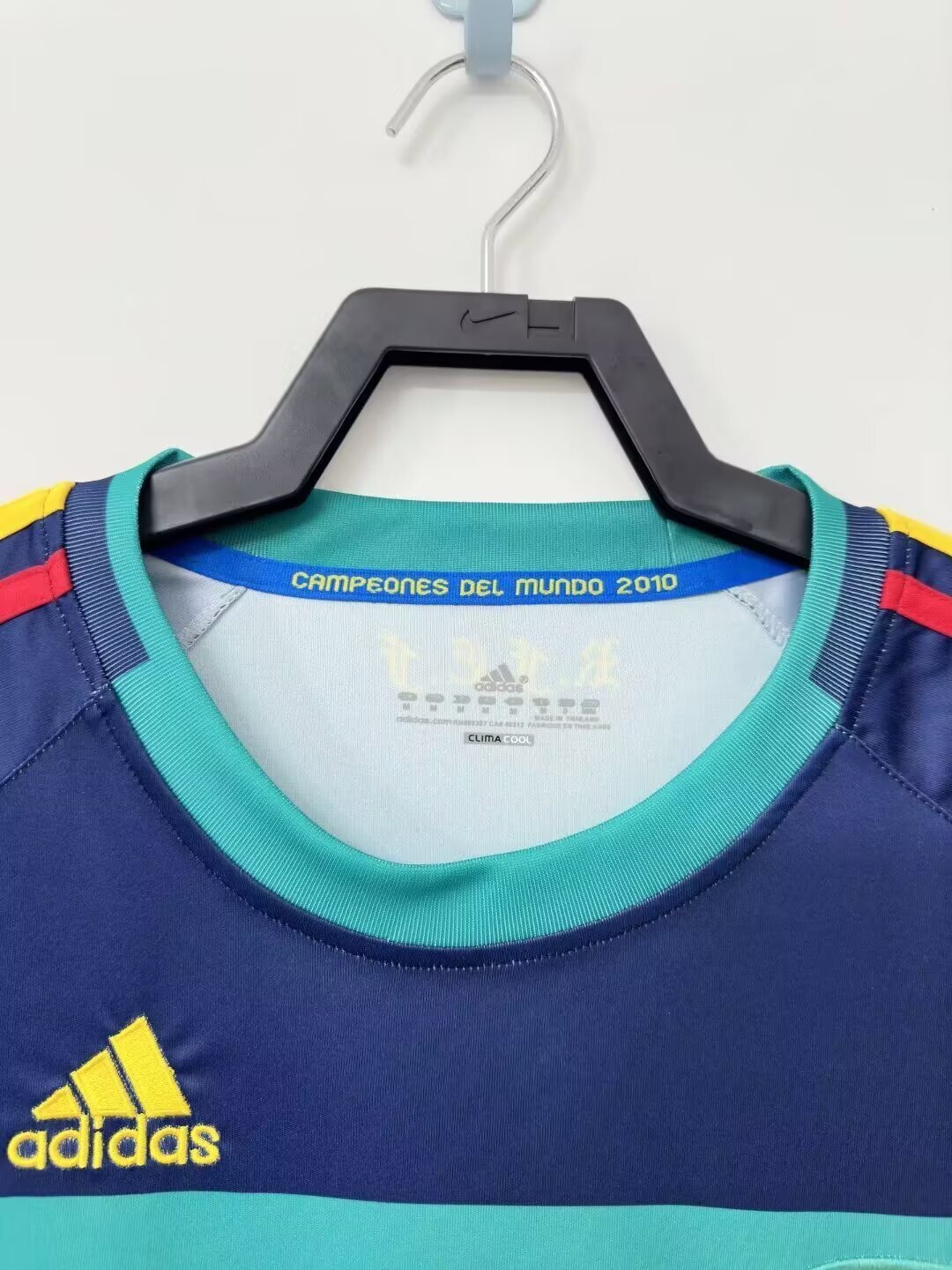 Man's Retro Jersey Spain National Team Green GK - 2010
