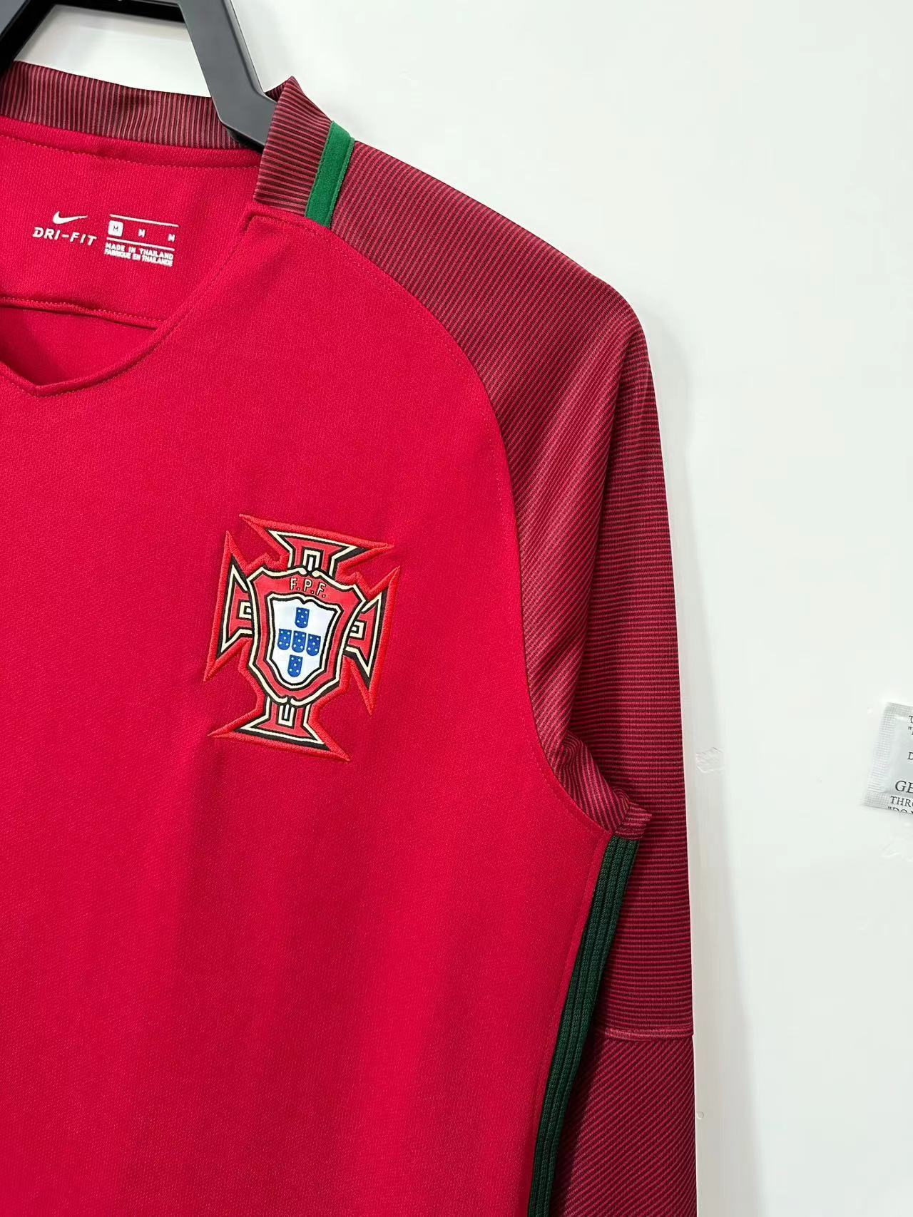 Man's Retro Long Sleeve Portugal National Team - 2016