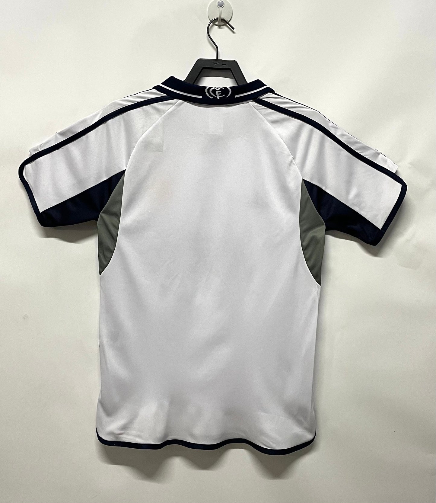 Camiseta Retro Real Madrid - Temporada 2000/2001 para Hombre