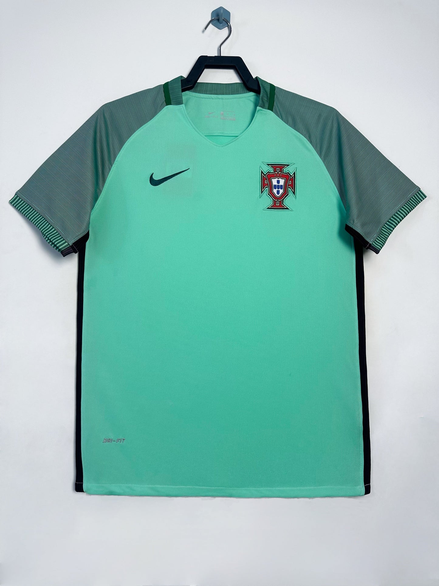 Man's Retro Jersey Portugal National Team Away - 2016