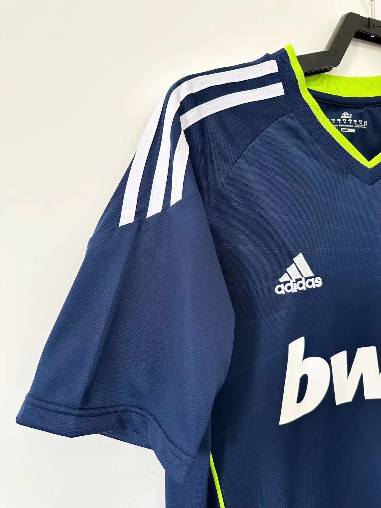 Camiseta Retro de Hombre del Real Madrid - Temporada 2010/11