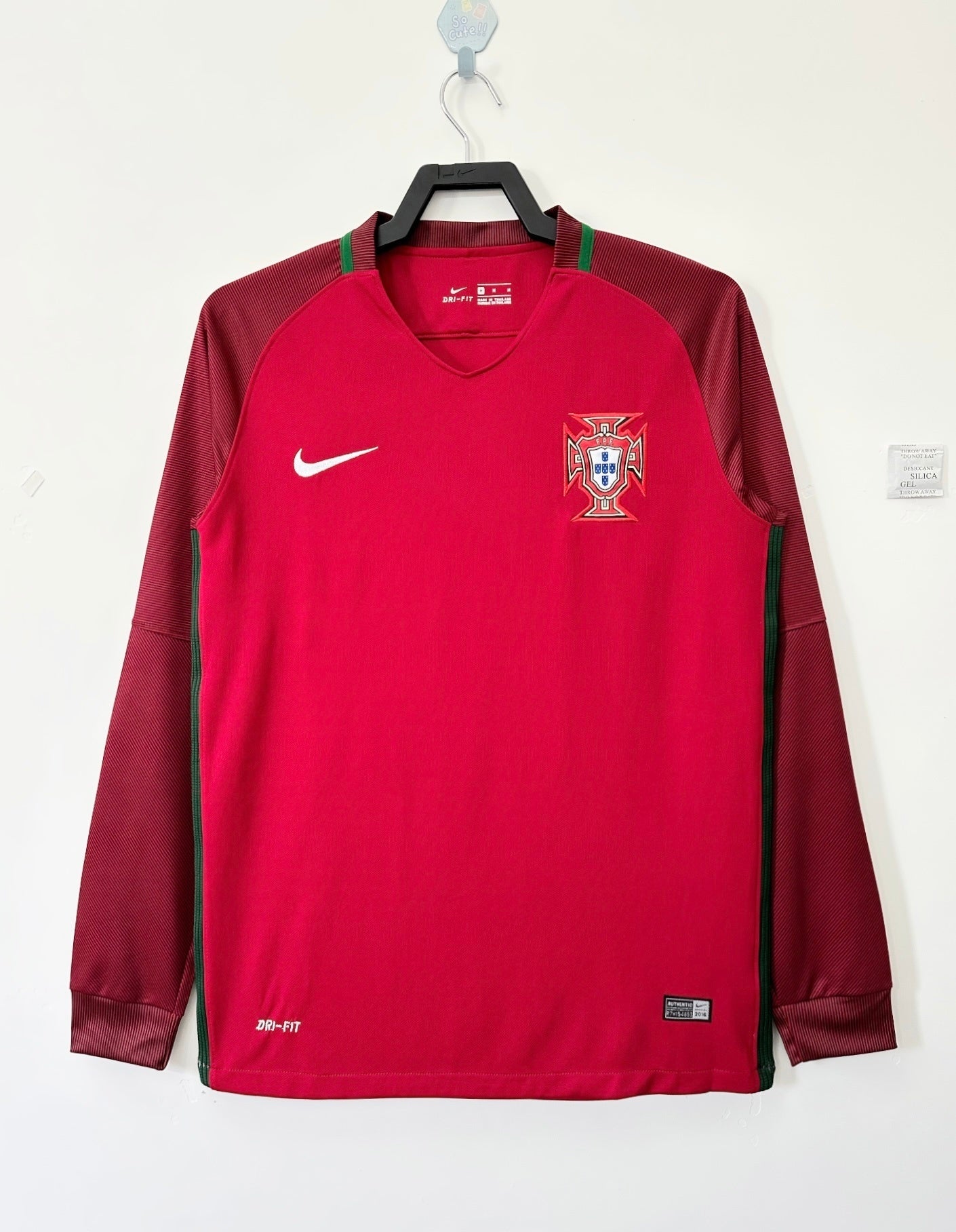 Man's Retro Long Sleeve Portugal National Team - 2016
