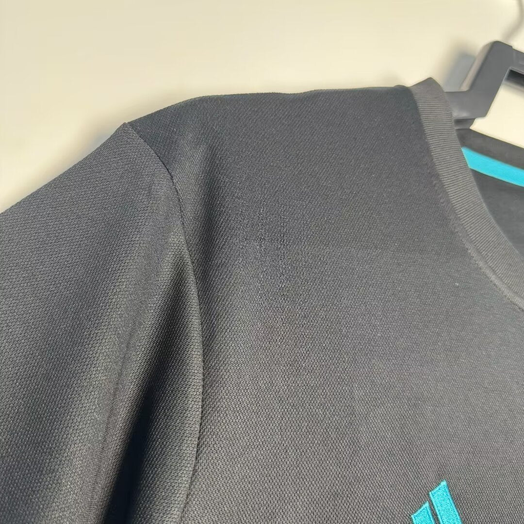 Camiseta retro de hombre del Real Madrid de visitante - 2017/2018