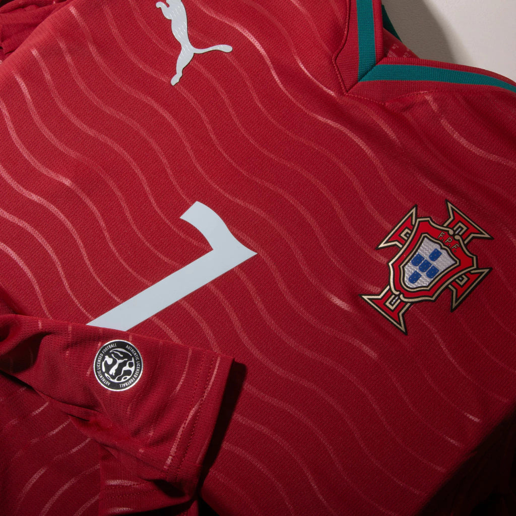 Man's Long Sleeve Portugal National Team Home - 26/27