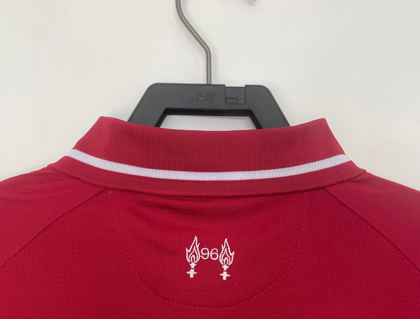 Camiseta retro de hombre del Liverpool Home - 2018/2019