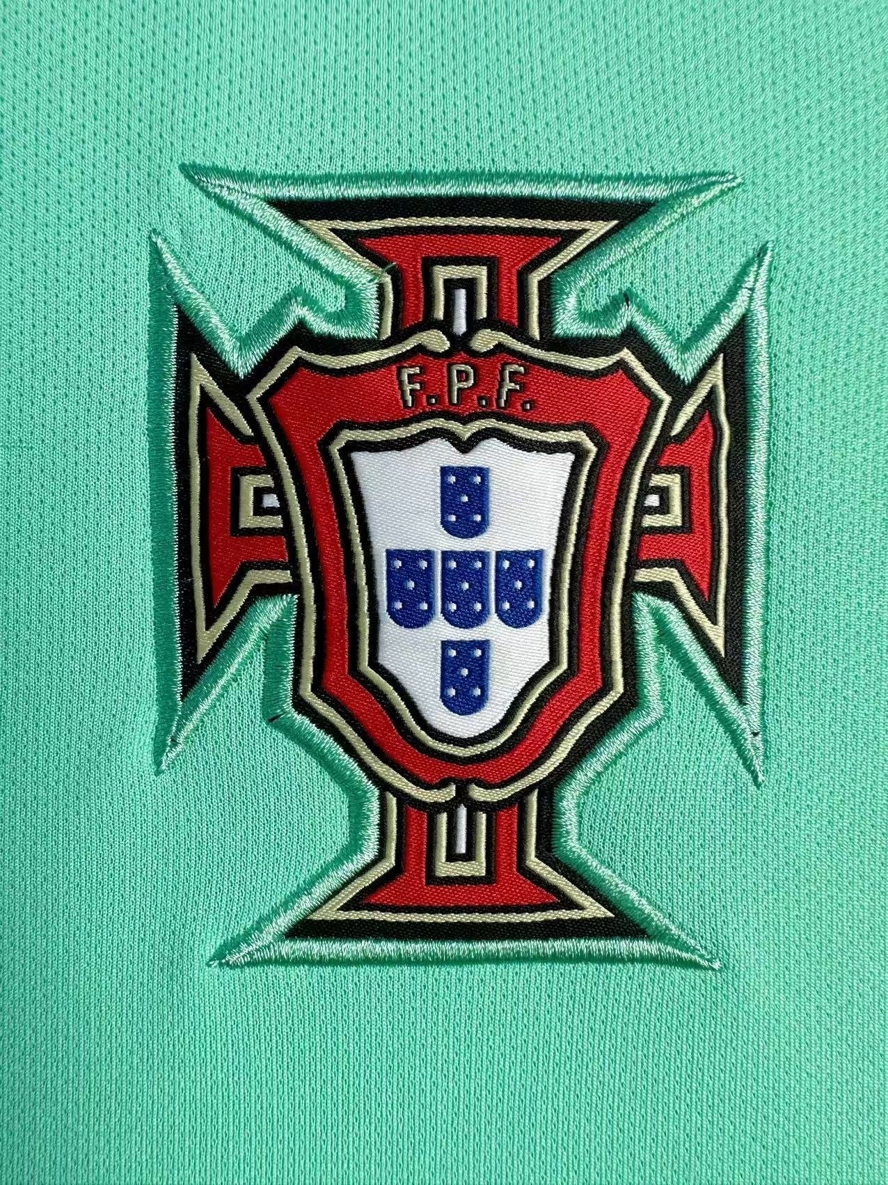 Man's Retro Jersey Portugal National Team Away - 2016