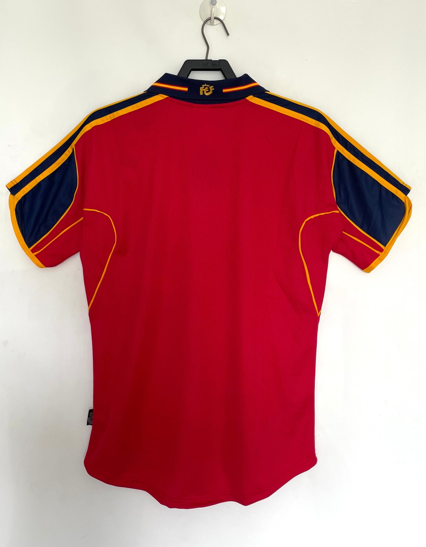 Man's Retro Jersey Spain National Team - 2000