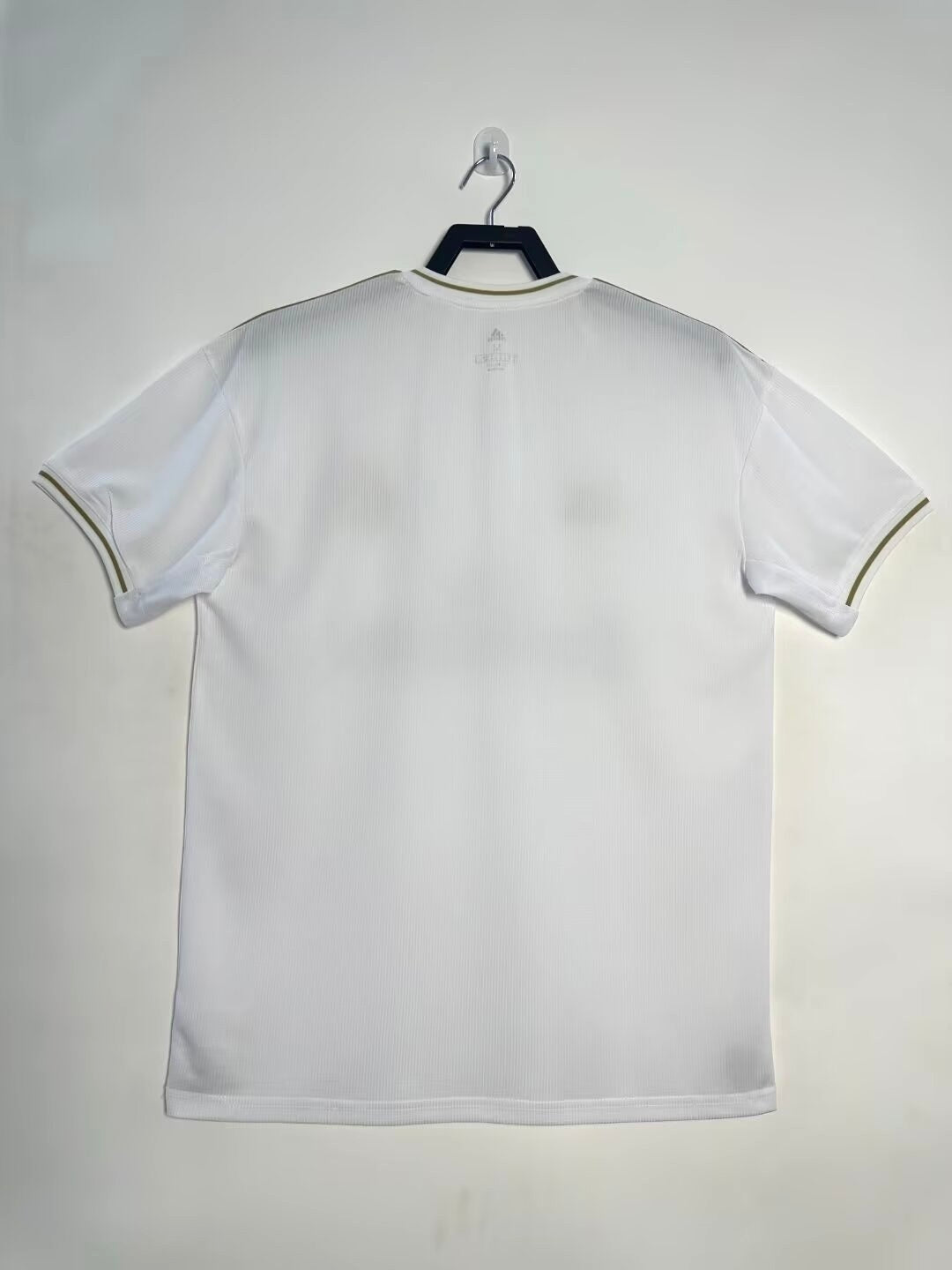 Camiseta retro de hombre del Real Madrid - 2019/2020