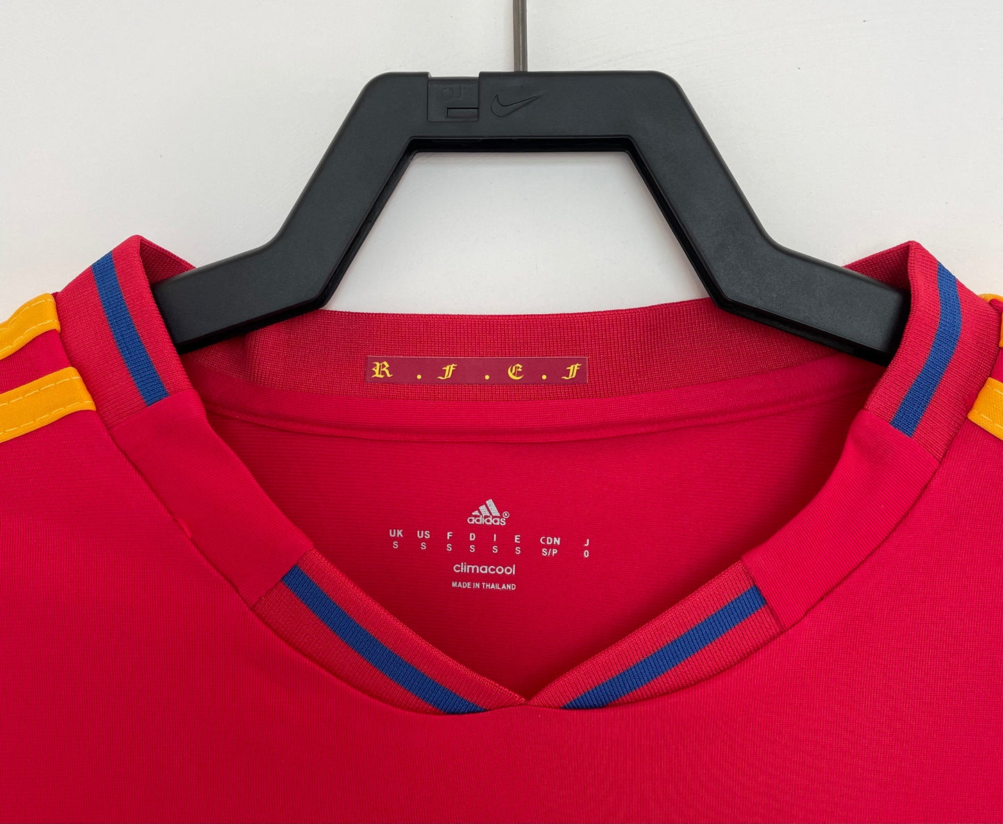 Man's Retro Jersey Spain National Team - 2010