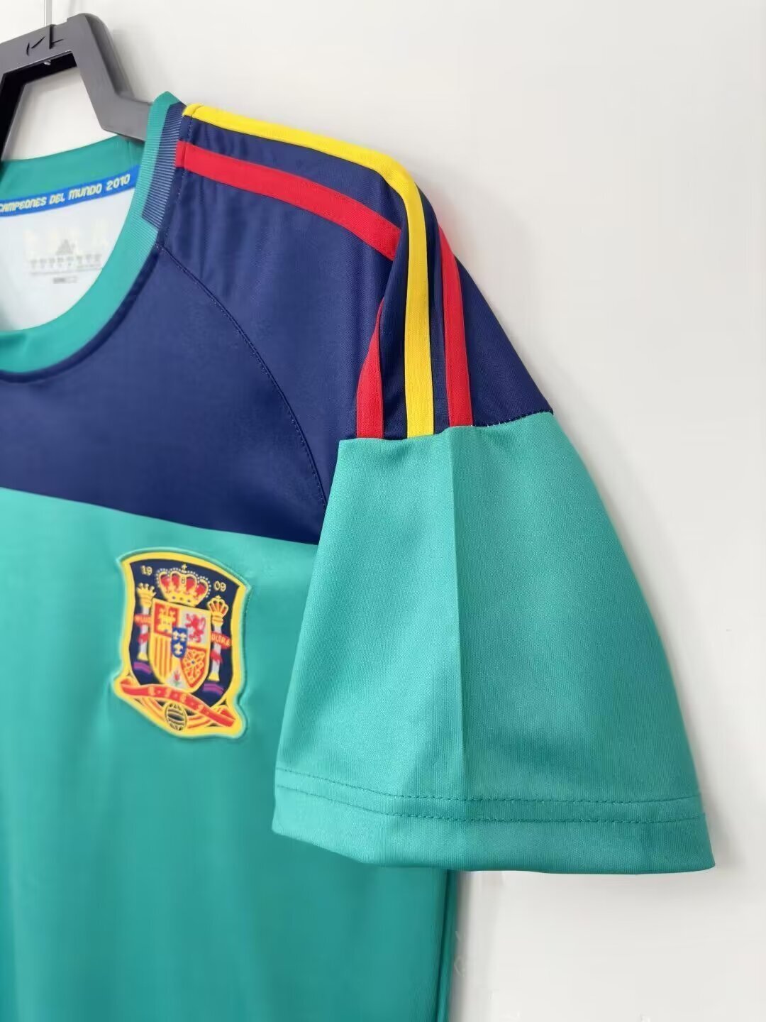 Man's Retro Jersey Spain National Team Green GK - 2010